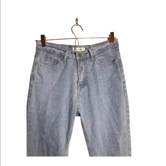Evensleaves | High Rise Mom Jeans Light Wash Jeans - Picture 3 of 8